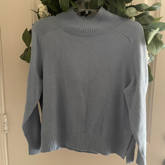 Banana Republic sweater size S petite - Picture 2 of 6